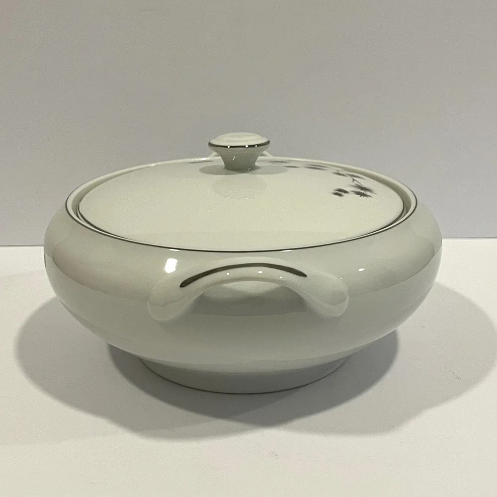Creative Fine China Japan #1014 Covered Vegetable Tureen Serving Dish Starburst